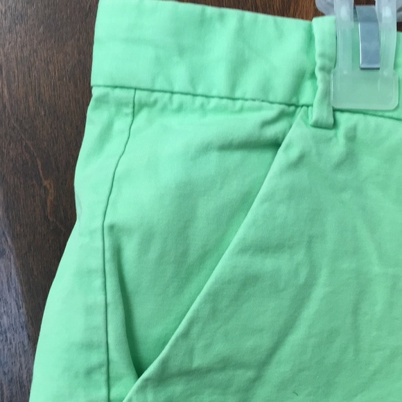 Gap women’s light green shorts - Picture 2 of 6